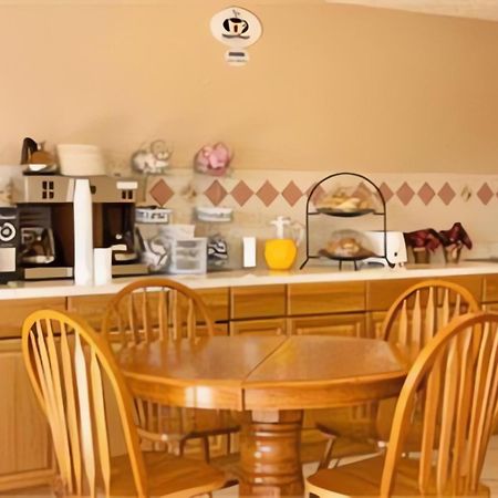 ซูเปอร์ 8 บาย วินด์แฮม เลกฮาวาซู ซิตี้ Hotel เลคฮาวาซูซิตี้ ร้านอาหาร รูปภาพ